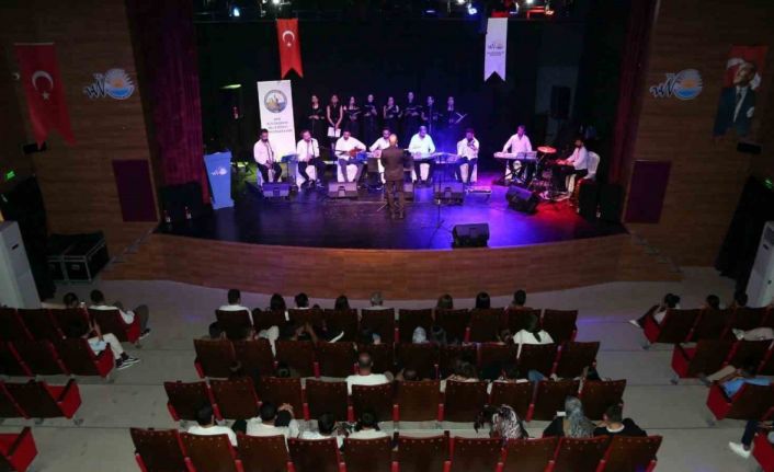 Van Büyükşehir Belediyesi Konservatuvarından Türk Halk Müziği ziyafeti