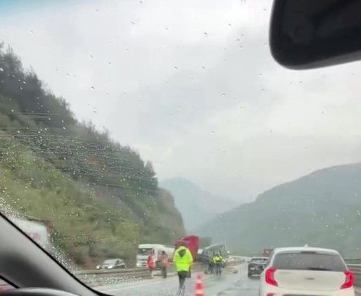 Yağış D-650’de kazayı beraberinde getirdi