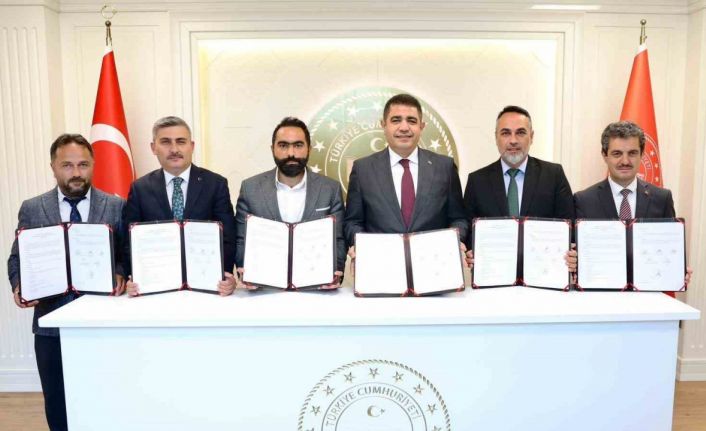 Yanan camiyi hayırsever yaptıracak