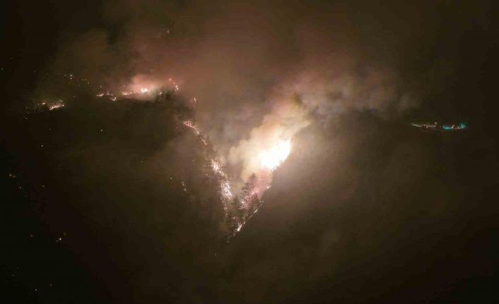 Yangının 5. gününde gece çalışmaları böyle görüntülendi