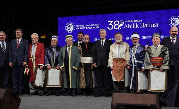 Yarım asırlık süpürge ustasına ahilik beratı