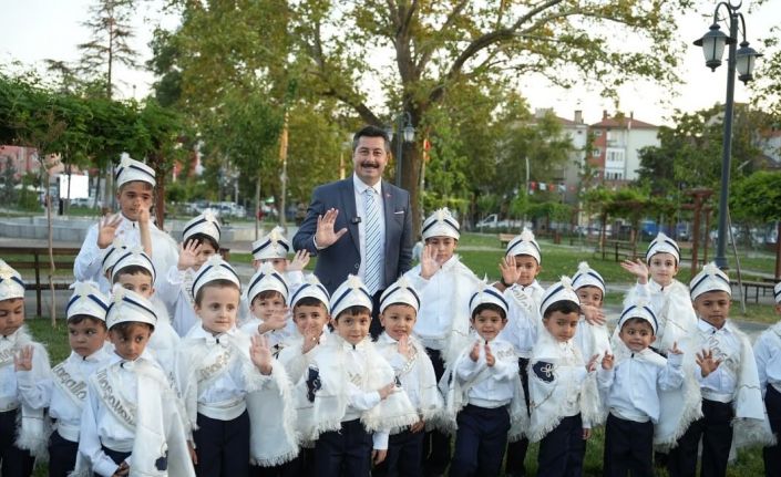 Yenişehir Belediye Başkanı Ercan Özel: "Beşikten mezara kadar yanınızdayız"