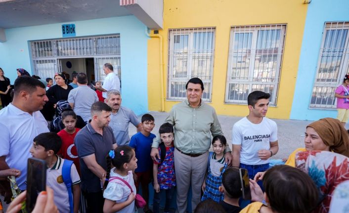 Yılmaz yeni Eğitim-Öğretim yılını öğrencilerle karşıladı