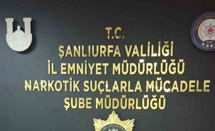 Yolcunun çantasından uyuşturucu çıktı