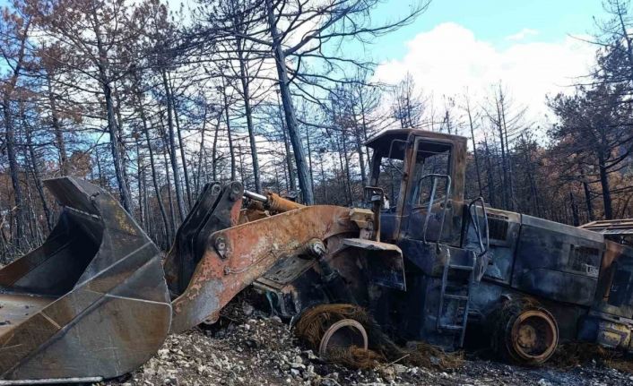 10 kişinin şehit olduğu yangınlarda kül olan iş makinelerinden sonuncusu kaldırıldı