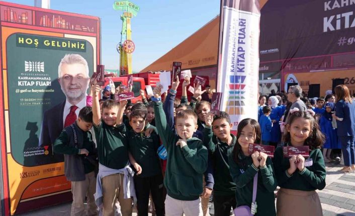 10. Uluslararası Kitap Fuarı, ilk gününde 20 bin ziyaretçi