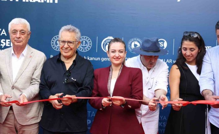 15. Antalya Kitap Fuarı kapılarını açtı