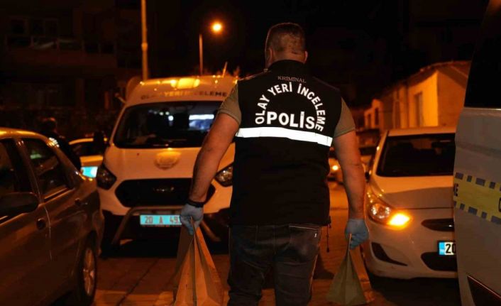 1 ay önce evlendiği eşini öldürdükten sonra aynı tüfekle intihar etti