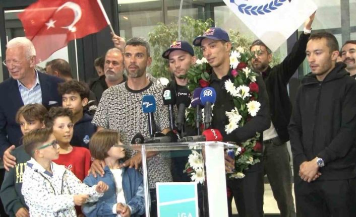 2025 Dünya Superbike şampiyonu Toprak Razgatlıoğlu, yurda döndü