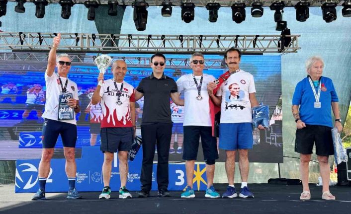 34. Uluslararası Alanya Triatlonu’nda ‘Demir Adam’ Ali Bıdı’dan çifte ikincilik