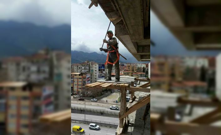 4. kattan düşen inşaat işçisi hayatını kaybetti