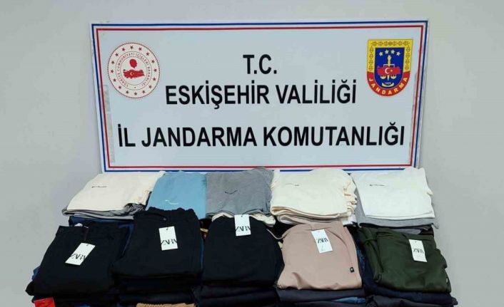 650 bin TL değerinde sahte kıyafet ele geçirildi