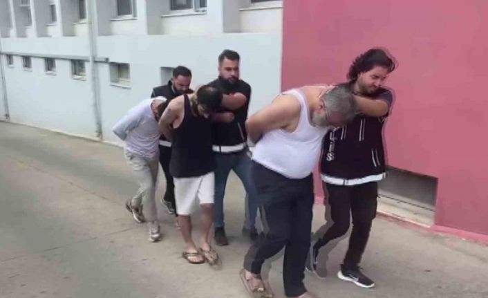 Adana’da 4 kilo metamfetamin yakalattılar, "Kahve içiyorduk" savunması yaptılar