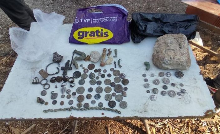 Adana’da kaçakçılık operasyonu: 18 gözaltı