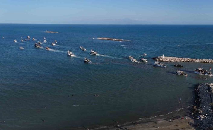Adana’da tekneler Küresel Sumud Filosu’na destek için Akdeniz’e açıldı
