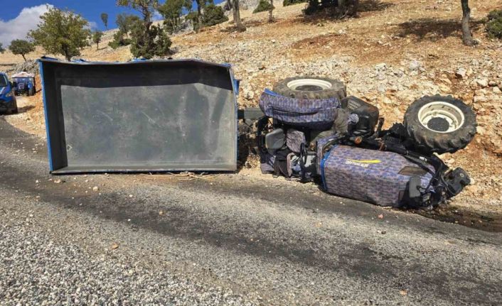 Adıyaman’da traktör devrildi: 2 yaralı