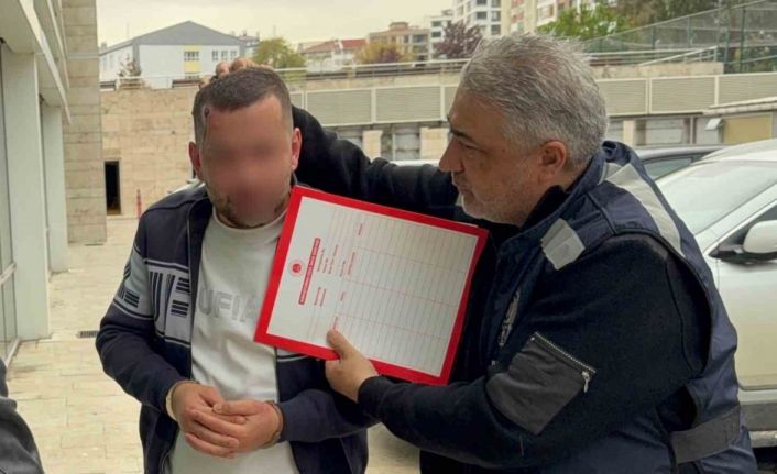 Adliyedeki ikinci olayında tutuklandı