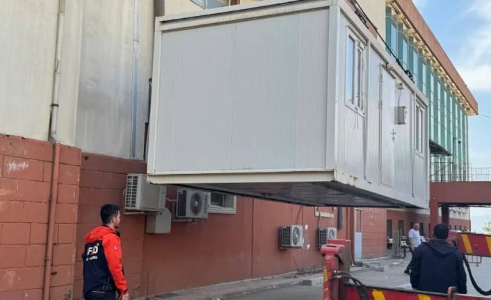 AFAD, Şırnak Devlet Hastanesine 10 yaşam konteyneri desteğinde bulundu