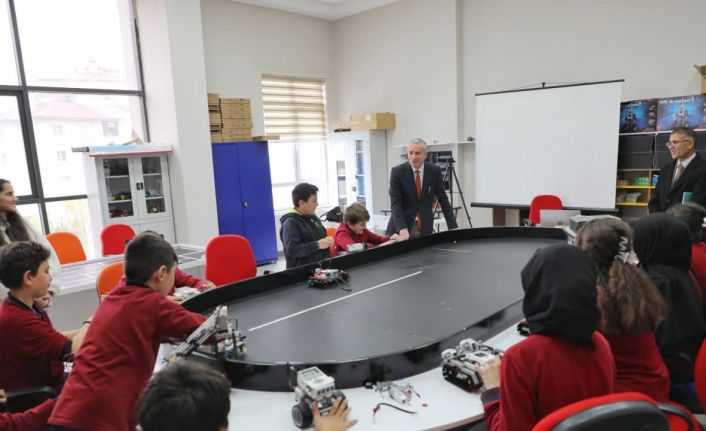 Ağrı’da "KodlAğrı" projesi ile 125 bin öğrenci teknoloji eğitimi alıyor