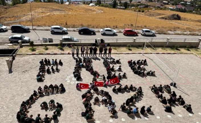 Ahlat’ta öğrenciler zulme sessiz kalmadı