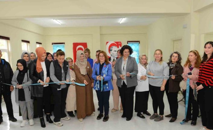Ahmet Yesevi Mahallesi Kadın Dayanışma ve Yardımlaşma Derneği yeni merkezinde