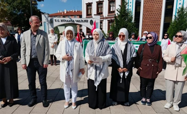 AK Parti Kütahya İl Kadın Kolları Başkanlığı’ndan Gazze için sessiz çığlık zinciri