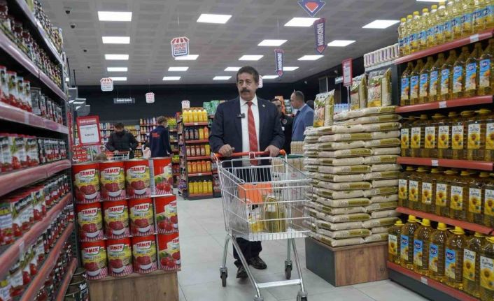 Ak Parti Milletvekili Fırat, Halk Pazarı marketinde alışveriş yaptı