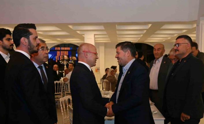 AK Parti teşkilatı muhtarlarla bir araya geldi