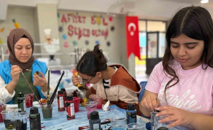 Akdeniz Belediyesinden anneler ve kızlarına kamp sürprizi