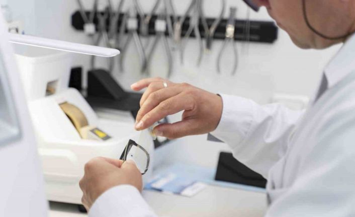 Akıllı lens ameliyatı hayat kalitesini artırıyor