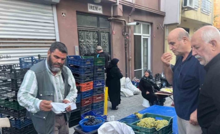 Alaşehir’in üzümleri Tavşanlı semt pazarında