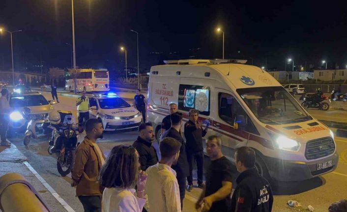 Alışveriş yapıp evine giderken motosikletin çarptığı kadın yaralandı