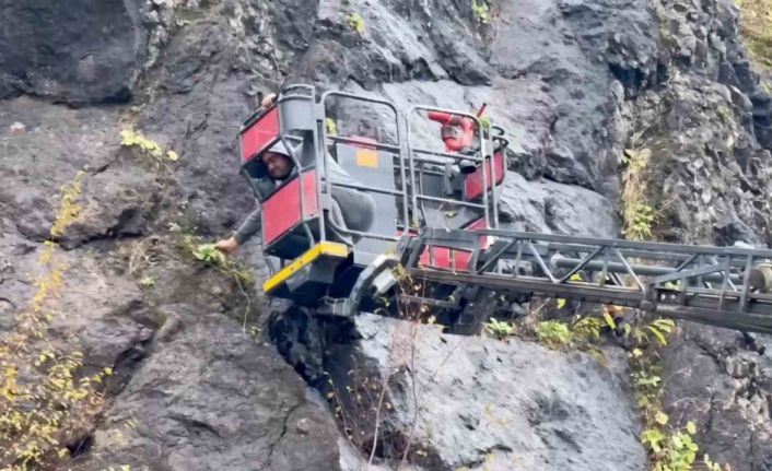 Amasra’da kayalardan sarkan kablolar paniğe neden oldu: 19 yıl önce patlatılan dinamitlerden kaynaklandığı ortaya çıktı