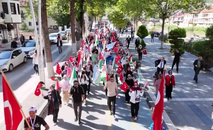 Amasya’da üniversite öğrencilerinden Filistin’e destek yürüyüşü