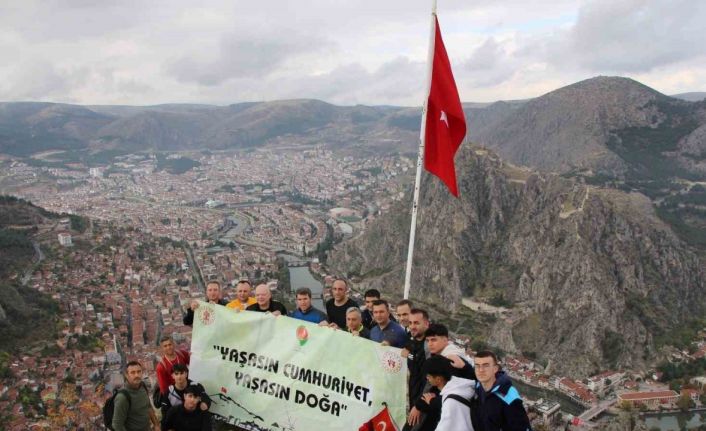 Amasya’nın zirvesinde ‘Cumhuriyet doğa yürüyüşü’