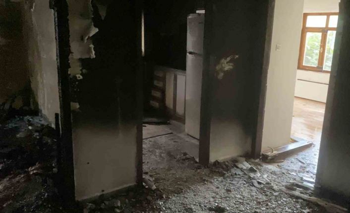 Ankara’da 4 katlı binada yangın