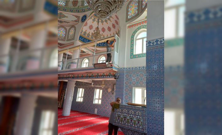 Ankara’da camiler ferah ve hijyenik ortam için tek tek temizleniyor