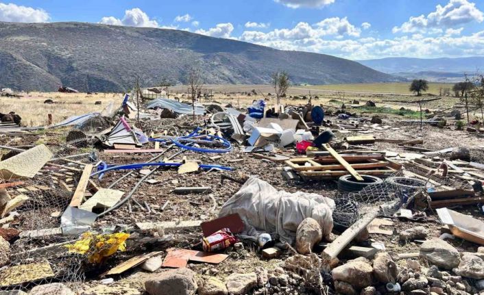 Ankara’da fırtınada hasar gören bölge görüntülendi