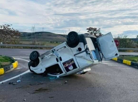 Ankara’da kontrolden çıkan hafif ticari araç takla attı: 1 yaralı
