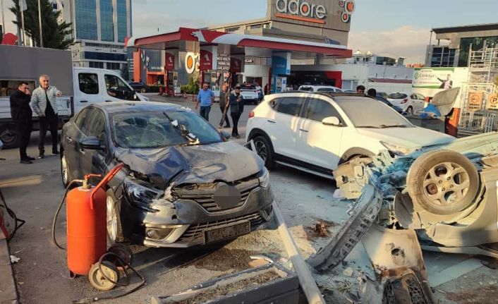 Ankara’da takla atan otomobil benzinliğe uçtu