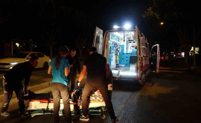 Antalya’da halk otobüsünün çarptığı yaya yaralandı