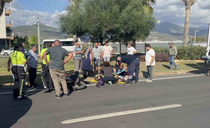 Antalya’da okul servisiyle çarpışan motosikletli ağır yaralandı