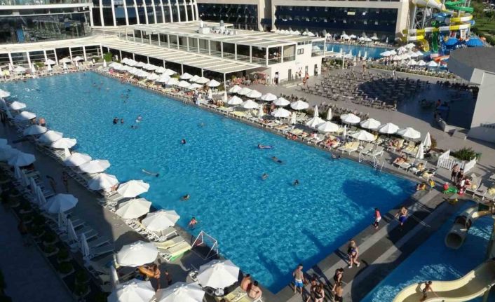 Antalya’da yaz sezonu turizmcilerin beklentilerini karşıladı