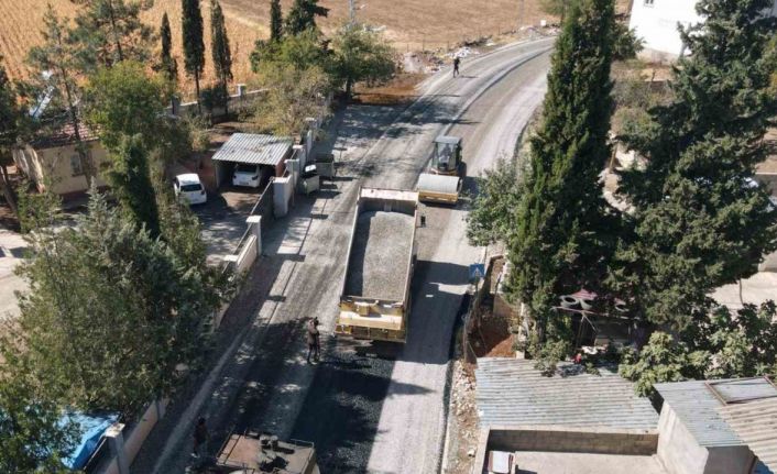 Araban’da 12 kilometrelik kırsal mahalle grup yolunda asfalt çalışmaları tamamlandı