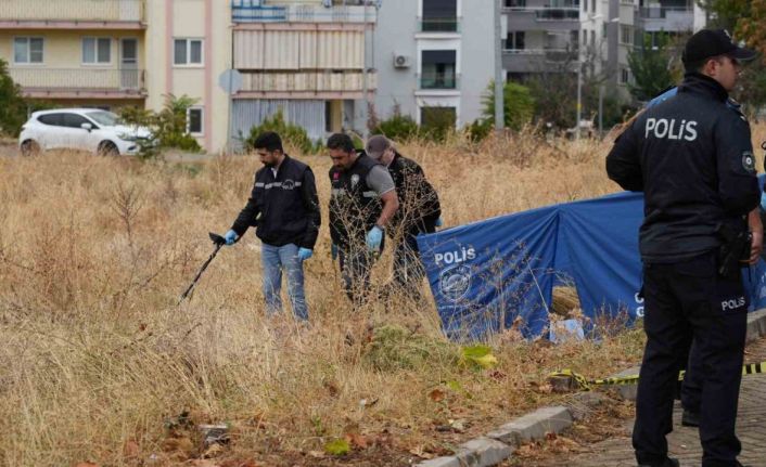 Aracından inip oturduğu bankta intihar etti