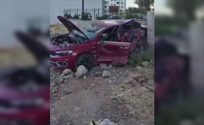 Araçlar hurdaya döndü, 2 kişi yaralandı