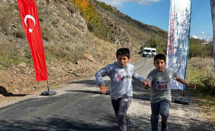 Ardahan’ın koşan yıldızları Posof’ta parladı