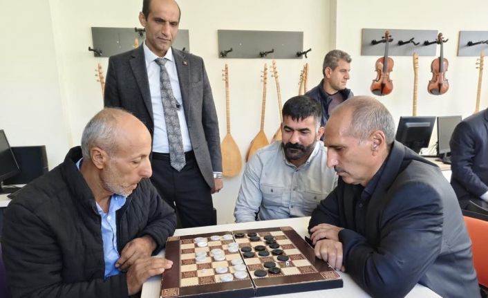 Arıcak’taki Dama Turnuvası’nda  yarı final heyecanı