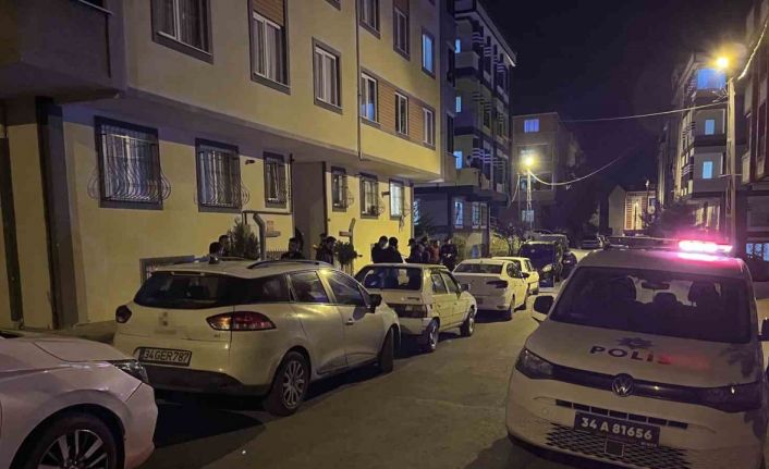 Arnavutköy’de evinin önünde silahlı saldırıya uğrayan adam ağır yaralandı