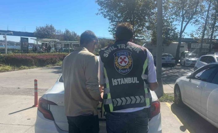 Arnavutköy’de trafiği tehlikeye düşüren magandaya 4 bin 153 lira ceza